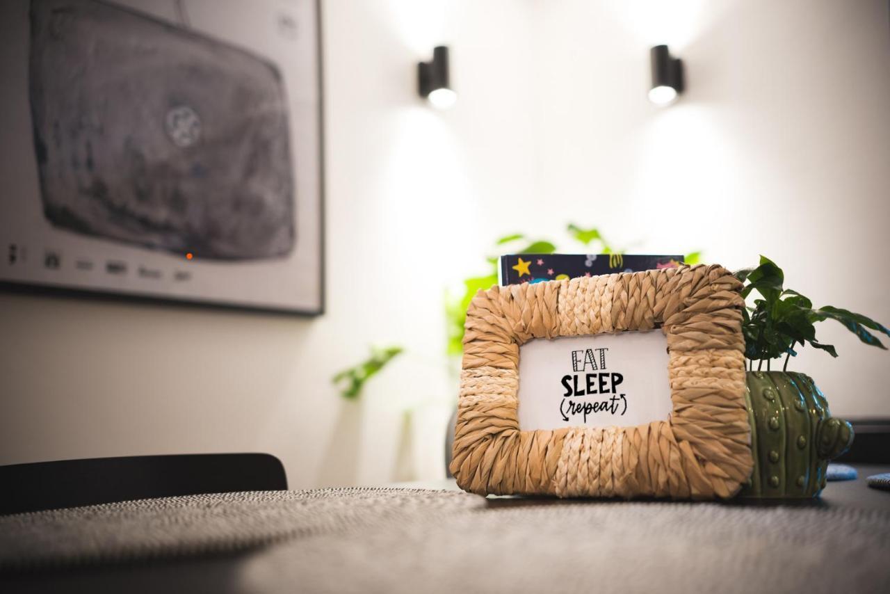 Sleep, Eat, Repeat And Park Your Car In City Center Zagrzeb Zewnętrze zdjęcie